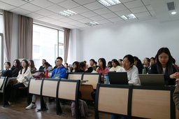 活动回顾｜缓解焦虑，明晰规划——色中色
举办就业服务月系列活动之「直升研究生与留学申请经验交流会」