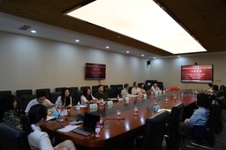 深入开展学习贯彻习近平新时代中国特色社会主义思想主题教育正当时——色中色
国际关系专业教工党支部组织专题党课