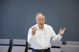 活动回顾｜杨进教授华东师大开讲 聚焦青年国际胜任力提升